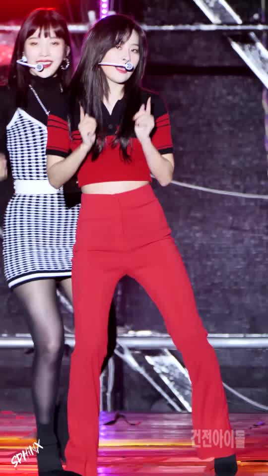 레드벨벳 슬기 빨간 바지 Red Velvet SEULGi