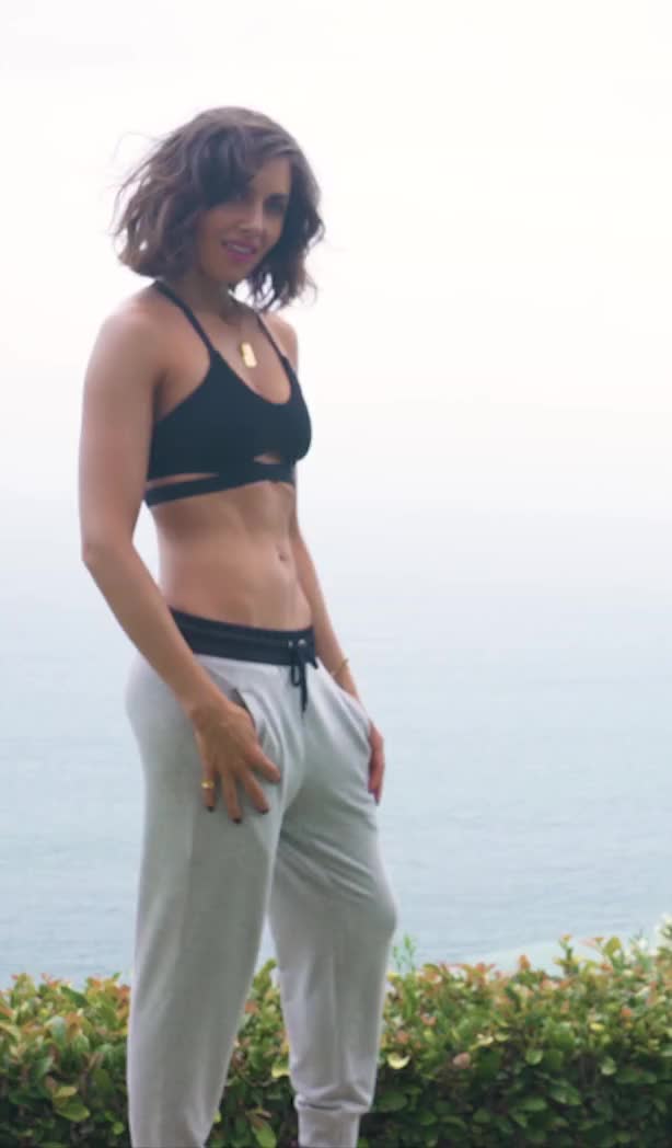 Behind The Scenes with Alison Brie for Women’s Health Magazine - 03 (1)