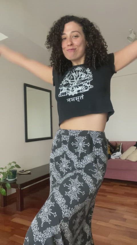 I feel naked when I go out with this skirt without panties... and i looove it