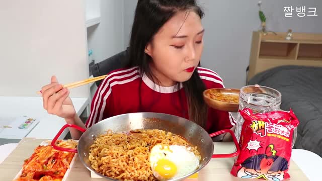 리비_핵불닭볶음면 미니 먹방-4