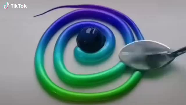 Isn’t this so satisfying the way they spread the paint and the color pops #sadtisfying