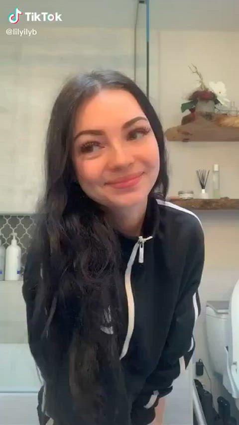tiktok girls pretty teen homemade dancing boobs teens sensual 18 years old gif