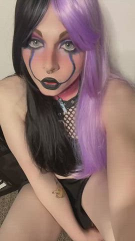 I’m pretty horny right now, DM me what you’d do to me.