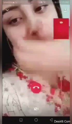 Paki Girl Showing Her Boobs (COMMENTS )