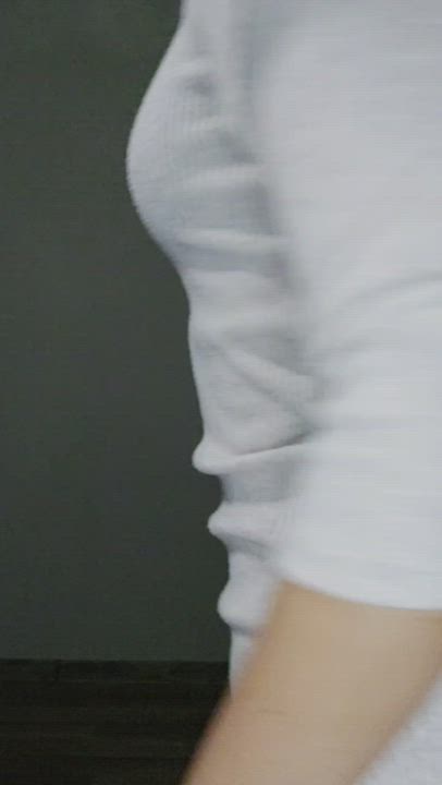 If you´re nice to me maybe I´ll give you a private dance 😏