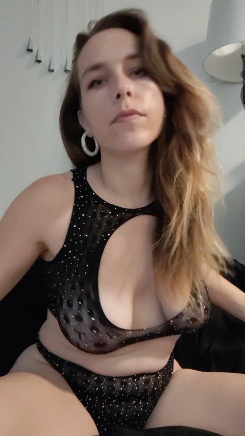 amateur babe big tits boobs brunette busty cute huge tits natural tits petite gif