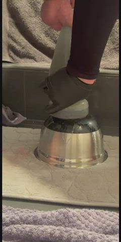 Exploding with cum while fucking my huge plug…. Then doing it again again 2 minutes