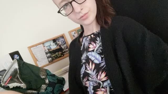 [F] pussy ready to make customs, what can I do for you?