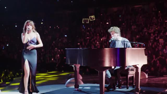 Selena Gomez - Charlie Puth - We Don't Talk Anymore (Revival Tour Live Version) 2016