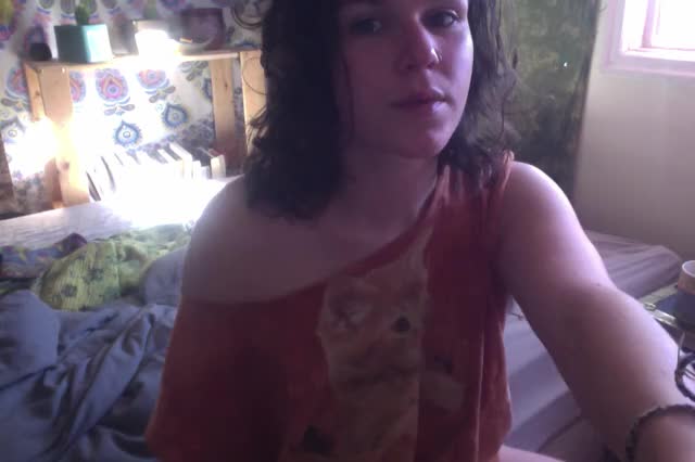 I'm going to be [cam]ming and recording [vid]eos all day, let's make each other cum!