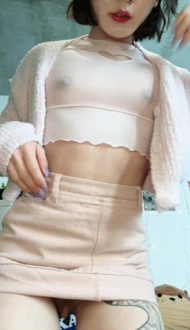 I hope you like girls with tiny tits and big clits! ?