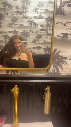 Snuck in a titty flash at the bar🙈