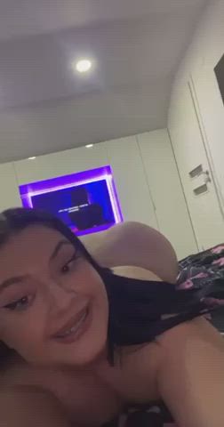 If even 4 guys see my 18 y/o ass, I’ll celebrate and fuck myself ?