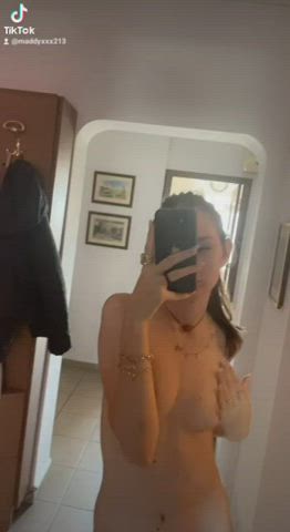 Real She's literally sending nudes to whoever👻: maddyxxx213