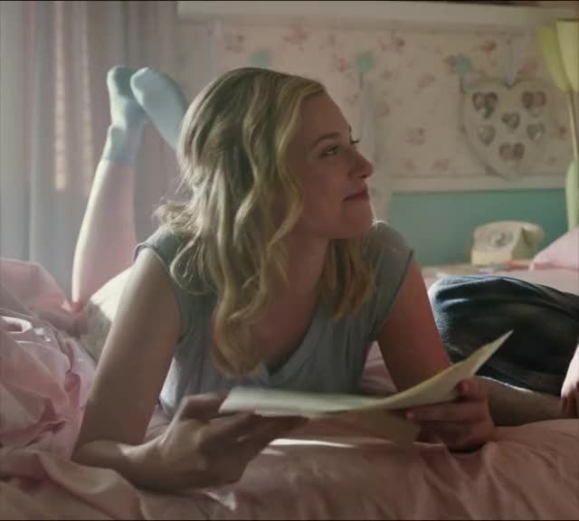Lili Reinhart