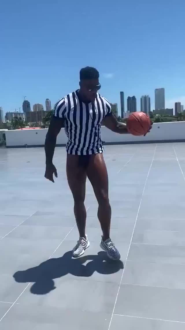 I'd pay to watch basketball like this