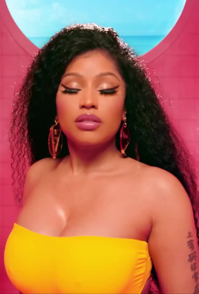 nicki 4k yellow top 1