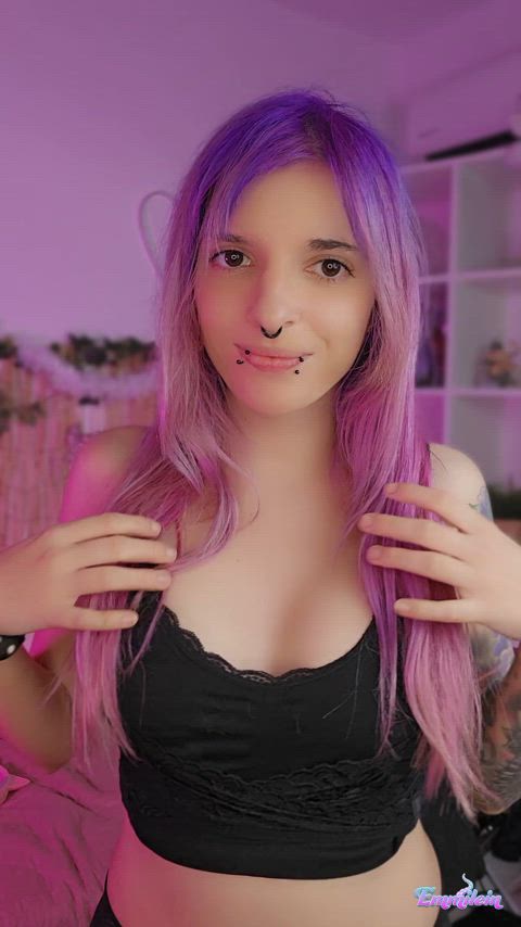 I really enjoy playin' around with my boobs :)