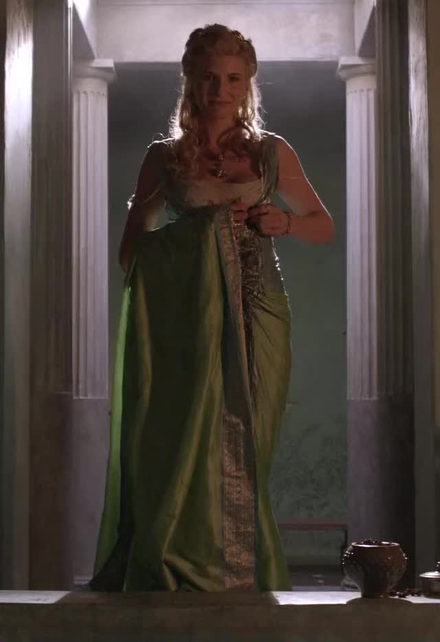 Viva Bianca - Spartacus Blood and Sand S01E10 (1)