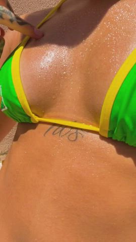 amateur natural tits teen adorable-porn tanlines gif