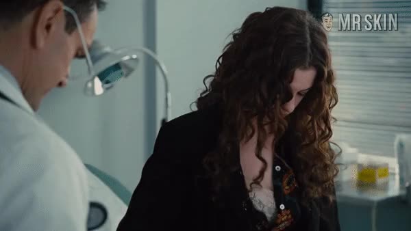 Anne Hathaway in Love and Other Drugs