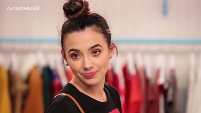 Merrell Twins GRAPHIC TEE CHALLENGE?! | Closet Wars