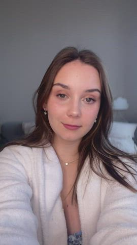 I want to fuck one lucky Redditor. Who wants to be the one? ?