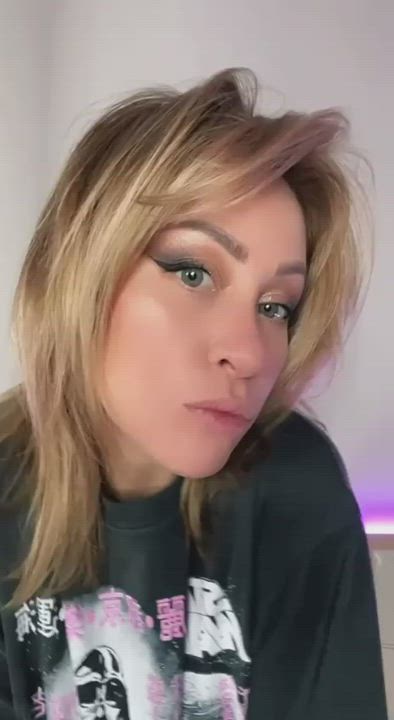 TikTok gif