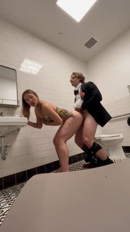 Fucking a groomsmen at my brother’s wedding