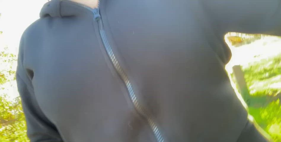 Flashing my titties on my morning walk [F]