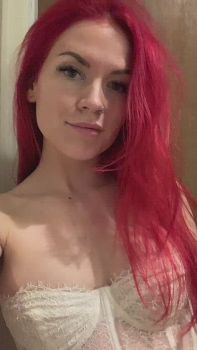 Redhead beauty!