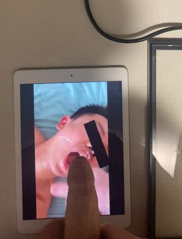Tribute video - watch me cum all over whiteinme’s video of him sucking a massive