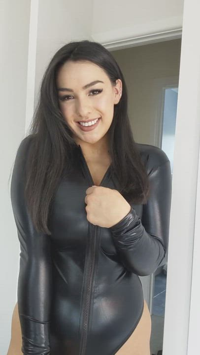 Busty tikthot goes wild👅👅 L1nk Below