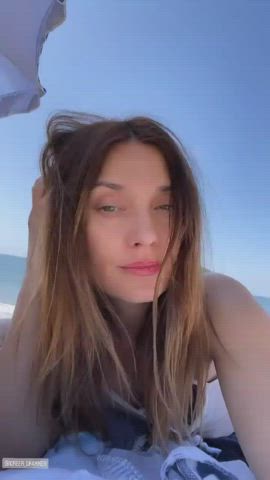 Bikini Celebrity Cleavage gif