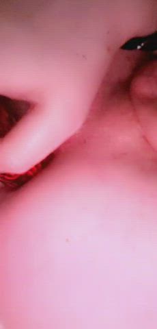 Hiiii first post >.< I'm to tight