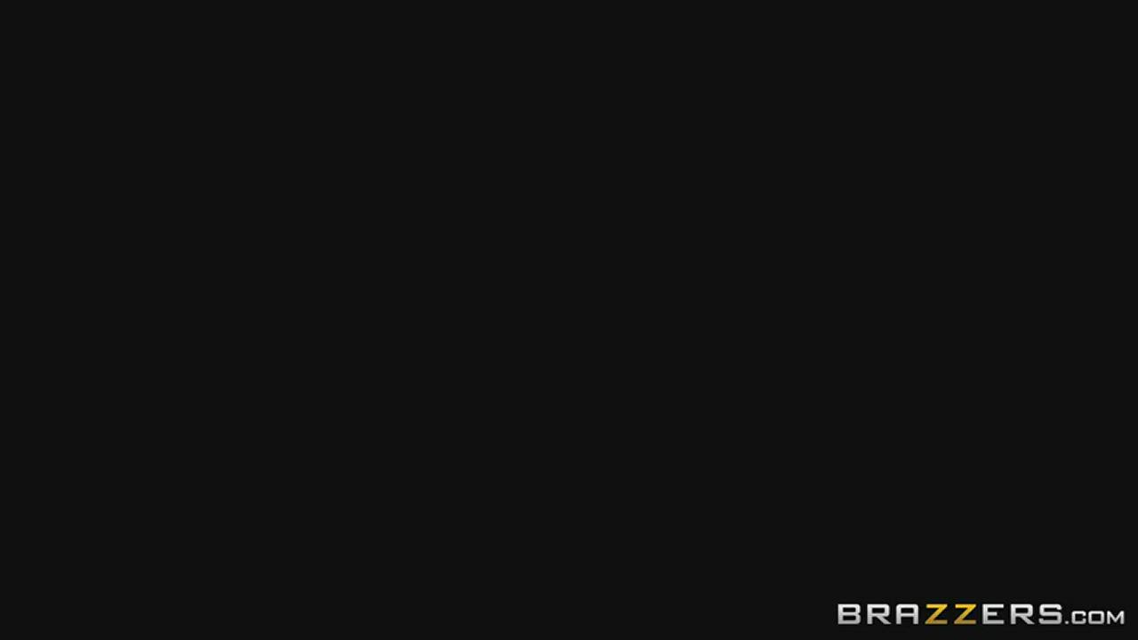 Brazzers - A Lesson In Footplay (Kiara Cole , Joslyn James)