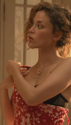 Mathilde Norholt sideboob i Lykke S01E06