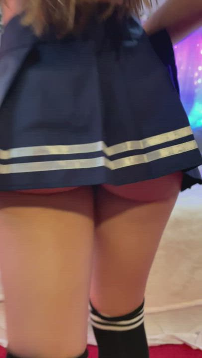 If you like my petite ass, I’d let you smash