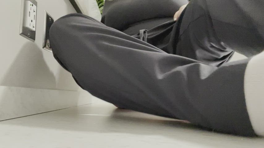 My rape bait hasn’t worked yet on my patients so I played with myself on my break