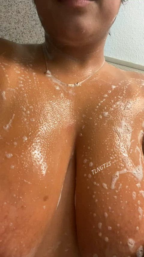 Don’t you wish you could rub your hands and 🍆 all over them?