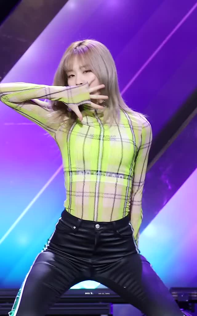 Red Velvet Seulgi Looking For a Really Bad Boy Slower Motion