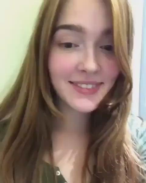 friends jia lissa kissing gif