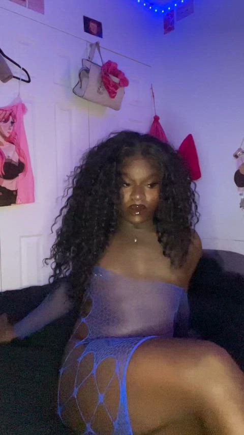 exposing my sissy body…