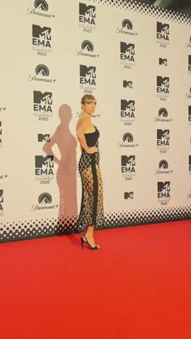 sexy sexy voice taylor swift gif