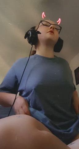Do I make playing video games better?🥵😏