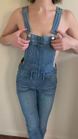 Midwest country girl titty drop.