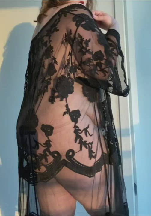 Good evening, gentlemen. Do you see something you like? ? (OC)