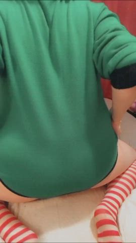 Do you like your Christmas gifts juicy, round and fuckable?
