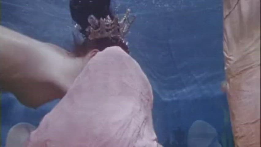 hairy pussy underwater vintage gif