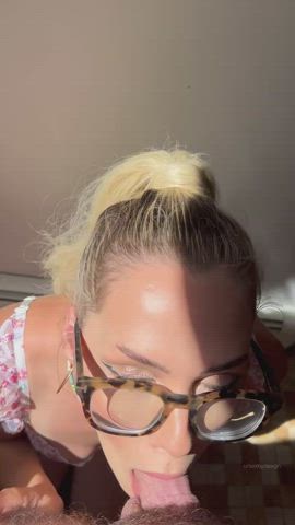 i look best with a cock in my mouth 😋
